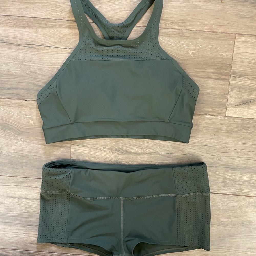 Athleta Activewear Set Size Medium